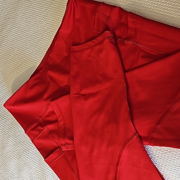 Zyia, Red Capri Pocket Light n Tights - Picture 2 of 3